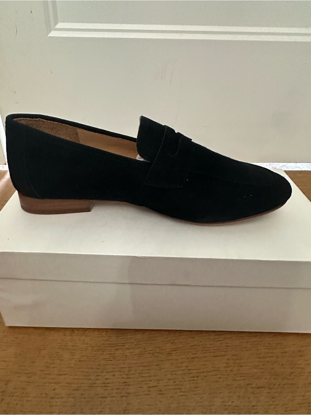 NEW Quince Italian Suede Penny Loafer Black Size 8 $298 MSRP - Picture 7 of 9